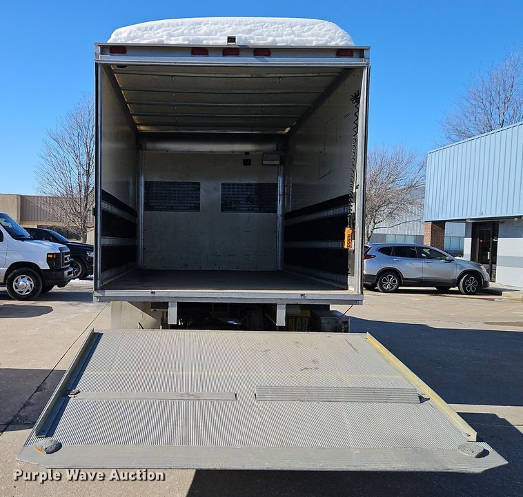 image for item EI8787 2010 Chevrolet G3500 box truck