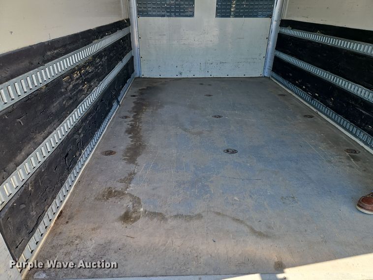 image for item EI8787 2010 Chevrolet G3500 box truck