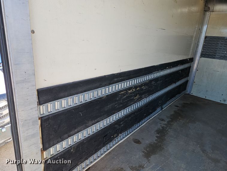 image for item EI8787 2010 Chevrolet G3500 box truck