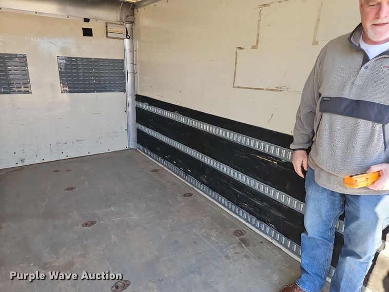 image for item EI8787 2010 Chevrolet G3500 box truck