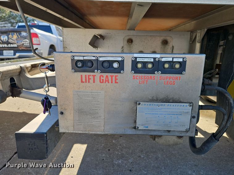 image for item EI8787 2010 Chevrolet G3500 box truck