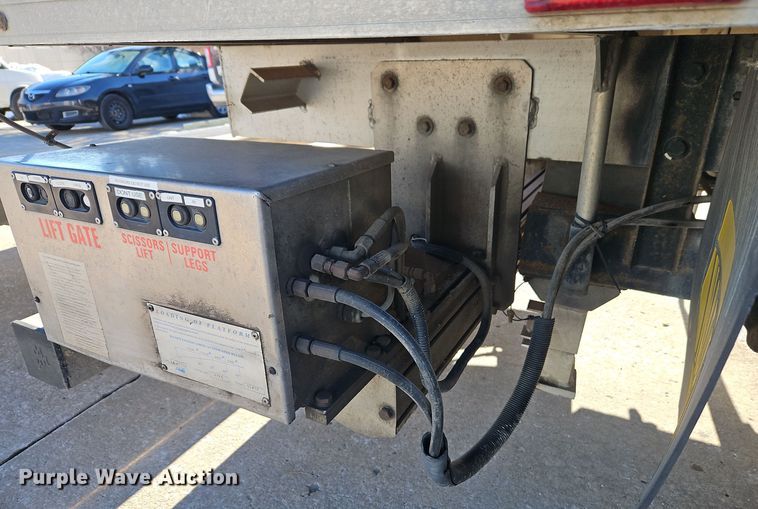 image for item EI8787 2010 Chevrolet G3500 box truck