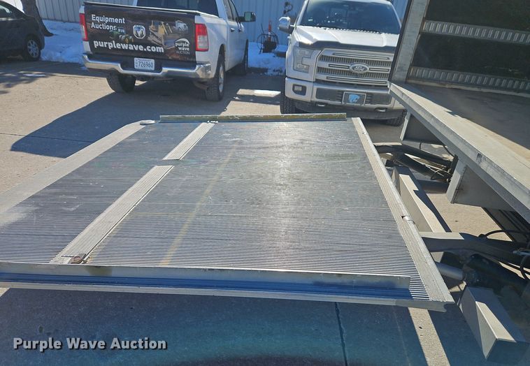 image for item EI8787 2010 Chevrolet G3500 box truck