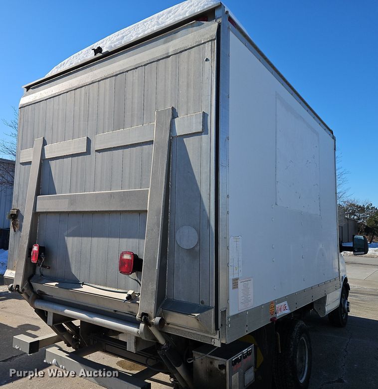 image for item EI8787 2010 Chevrolet G3500 box truck