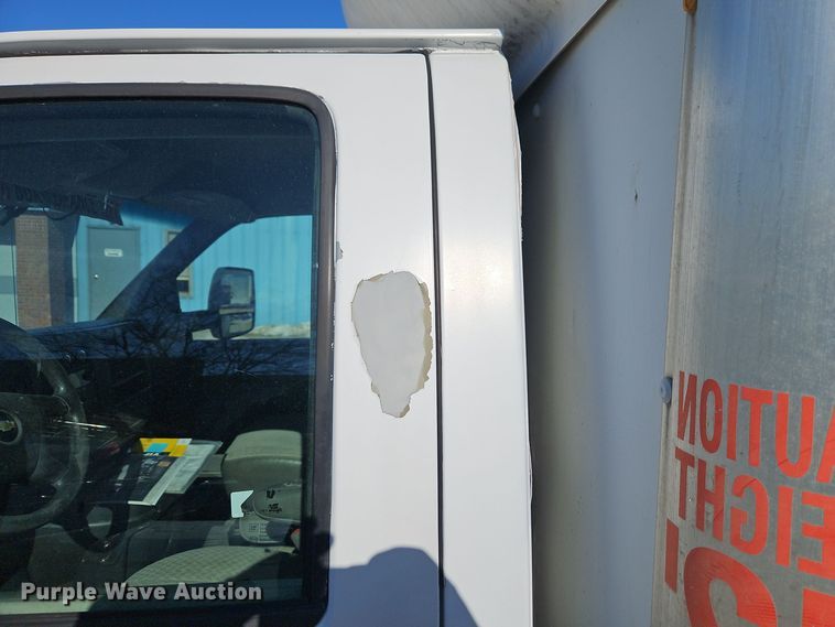 image for item EI8787 2010 Chevrolet G3500 box truck