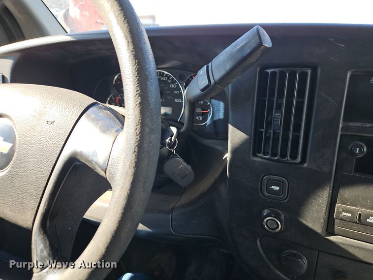 image for item EI8787 2010 Chevrolet G3500 box truck