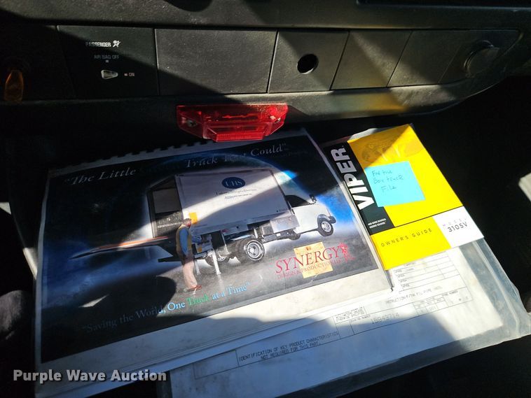 image for item EI8787 2010 Chevrolet G3500 box truck