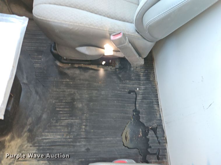 image for item EI8787 2010 Chevrolet G3500 box truck