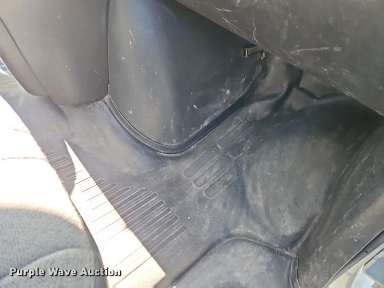 image for item EI8787 2010 Chevrolet G3500 box truck