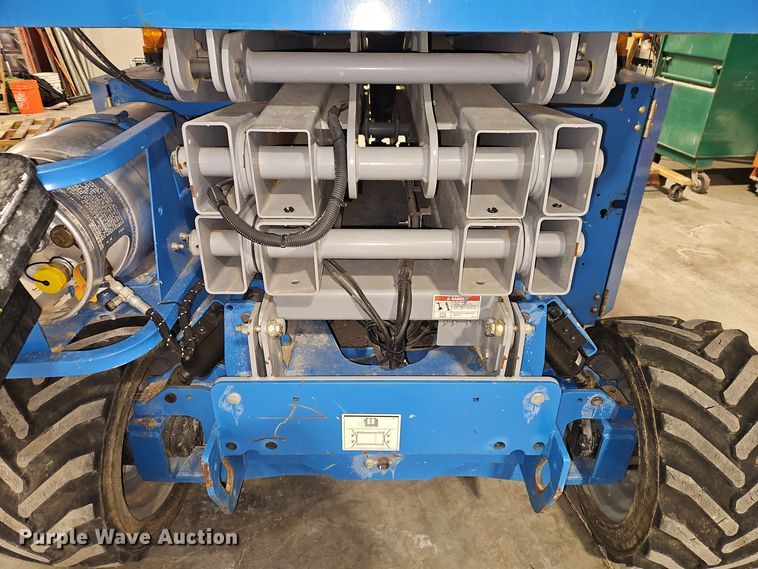 image for item EI8788 2012 Genie GS-2669RT scissor lift