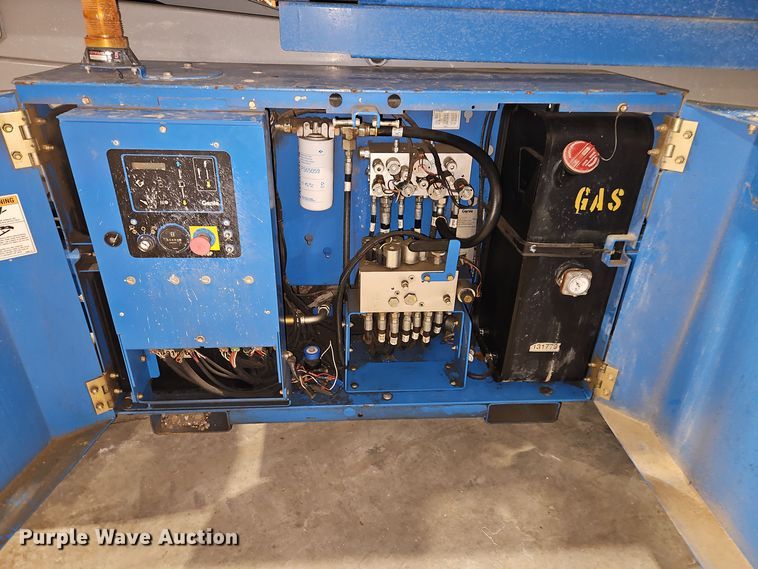 image for item EI8788 2012 Genie GS-2669RT scissor lift