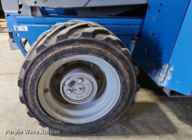 image for item EI8788 2012 Genie GS-2669RT scissor lift