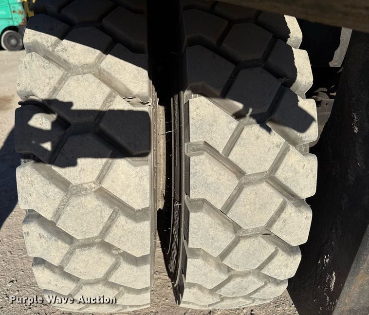 image for item EJ3461 2011 Hyster H155FT forklift