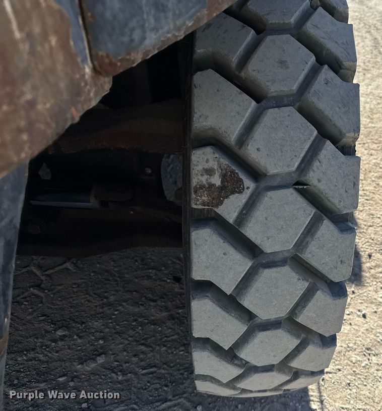 image for item EJ3461 2011 Hyster H155FT forklift