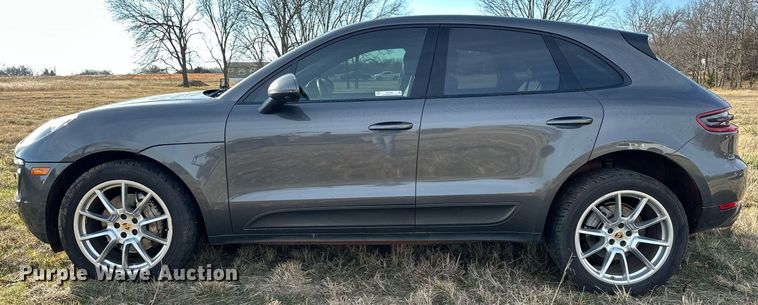 image for item EJ5328 2016 Porsche Macan S SUV