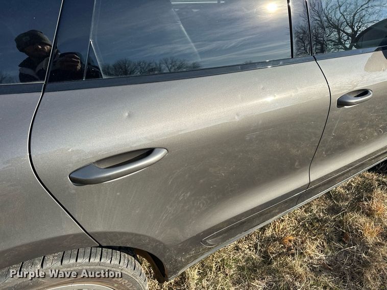 image for item EJ5328 2016 Porsche Macan S SUV