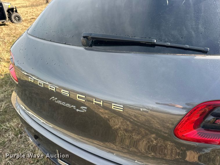 image for item EJ5328 2016 Porsche Macan S SUV