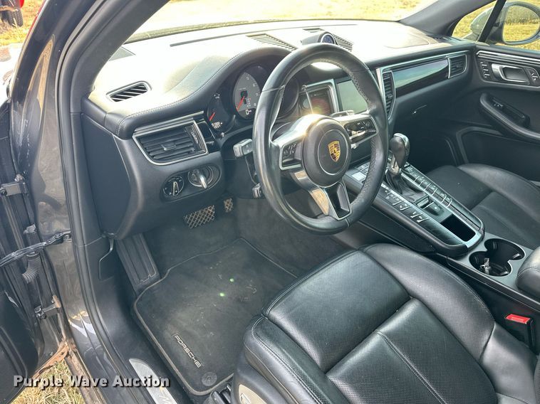 image for item EJ5328 2016 Porsche Macan S SUV