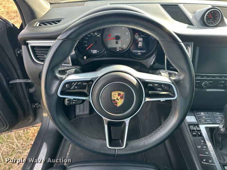 image for item EJ5328 2016 Porsche Macan S SUV