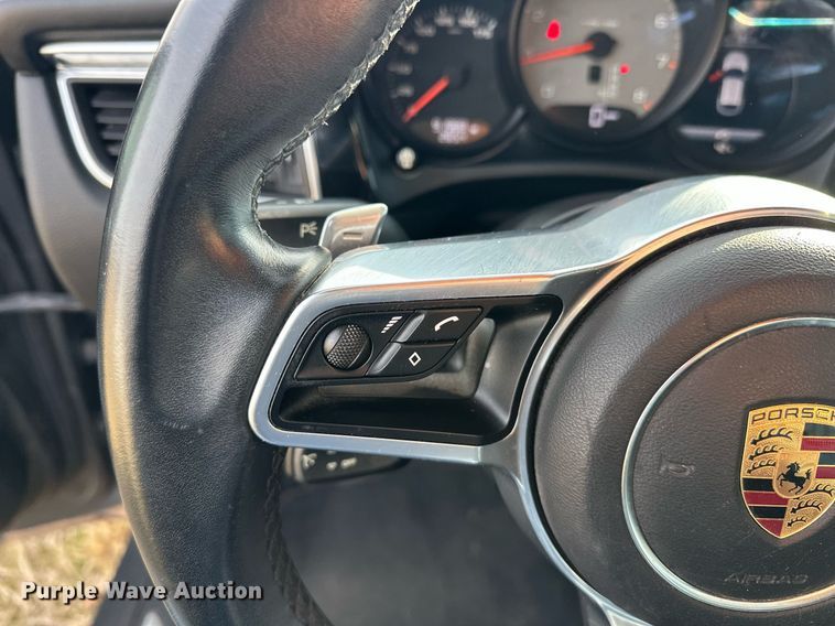 image for item EJ5328 2016 Porsche Macan S SUV