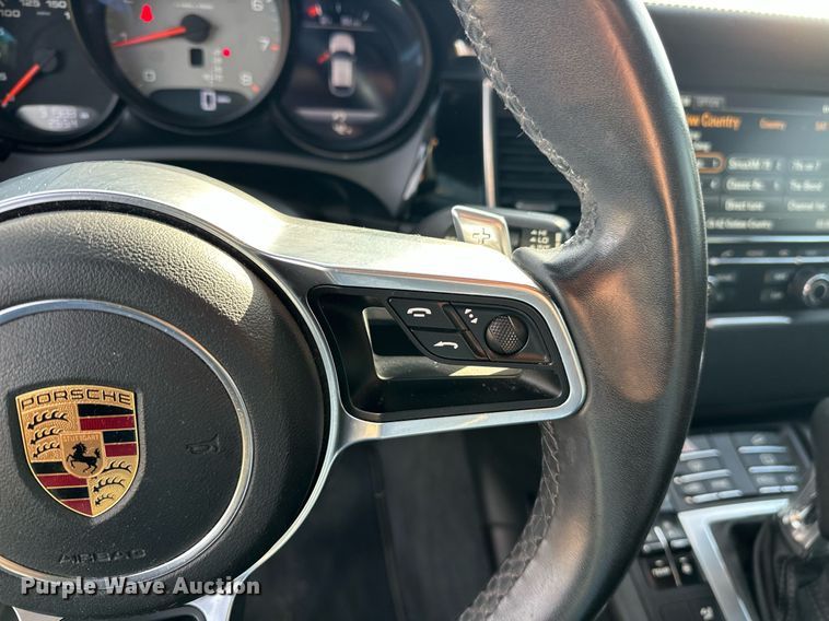 image for item EJ5328 2016 Porsche Macan S SUV