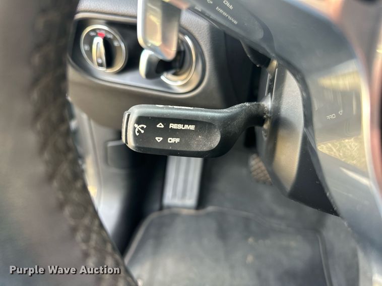 image for item EJ5328 2016 Porsche Macan S SUV