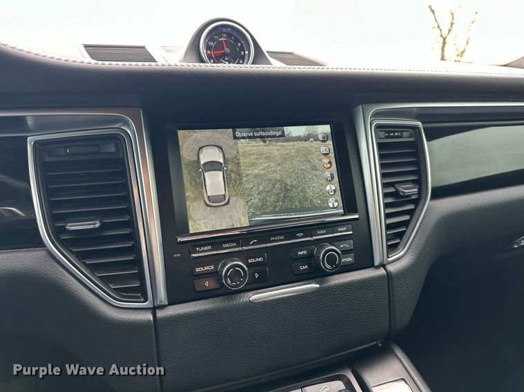 image for item EJ5328 2016 Porsche Macan S SUV