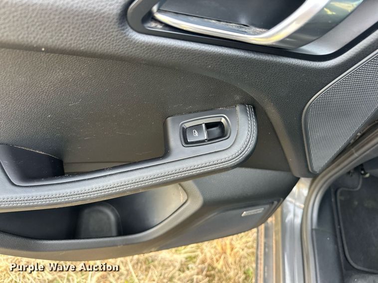 image for item EJ5328 2016 Porsche Macan S SUV