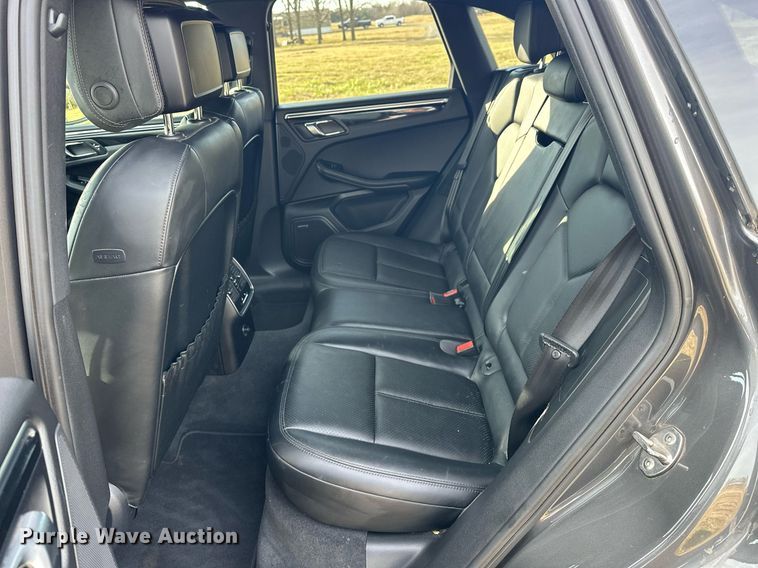 image for item EJ5328 2016 Porsche Macan S SUV