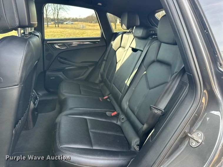 image for item EJ5328 2016 Porsche Macan S SUV