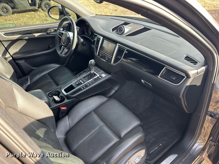 image for item EJ5328 2016 Porsche Macan S SUV