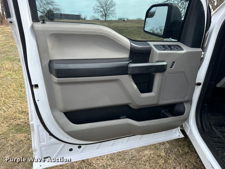 image for item EJ5330 2018 Ford F150 SuperCrew pickup truck