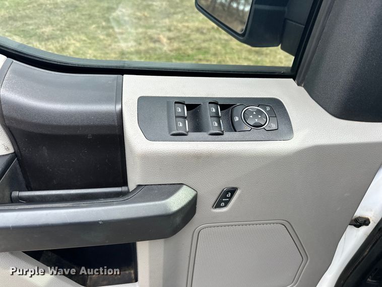 image for item EJ5330 2018 Ford F150 SuperCrew pickup truck