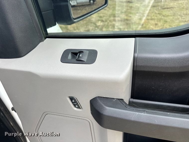 image for item EJ5330 2018 Ford F150 SuperCrew pickup truck