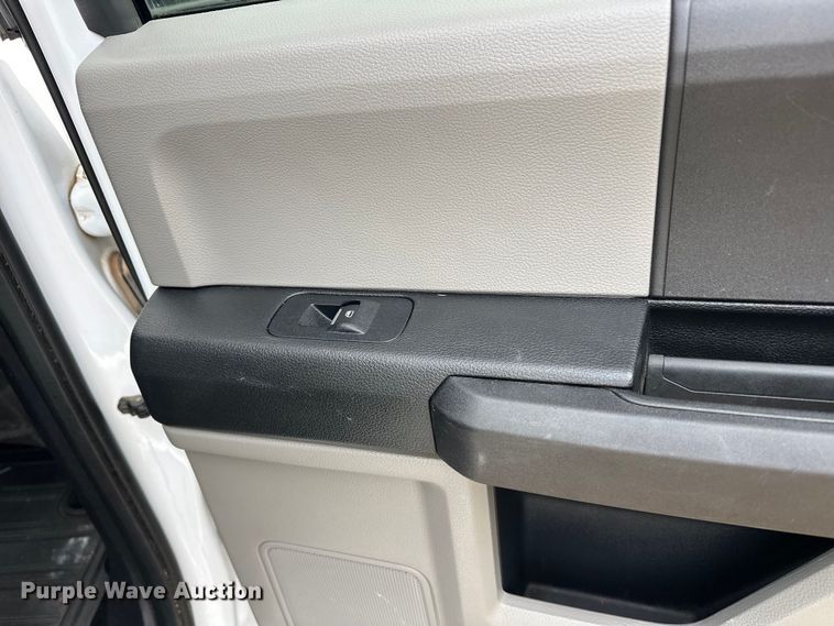 image for item EJ5330 2018 Ford F150 SuperCrew pickup truck