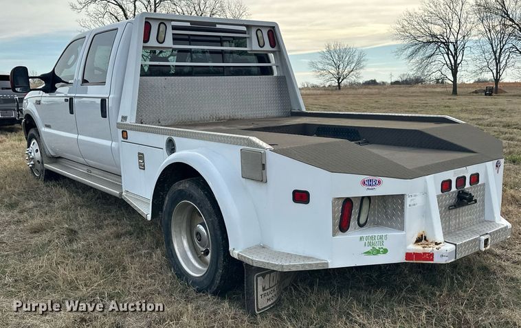 image for item EJ5331 2004 Ford F550 Crew Cab flatbed truck