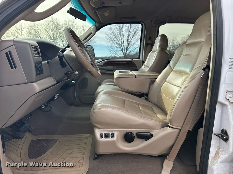 image for item EJ5331 2004 Ford F550 Crew Cab flatbed truck