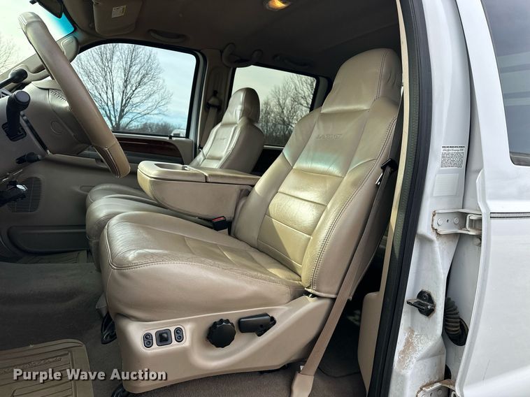 image for item EJ5331 2004 Ford F550 Crew Cab flatbed truck