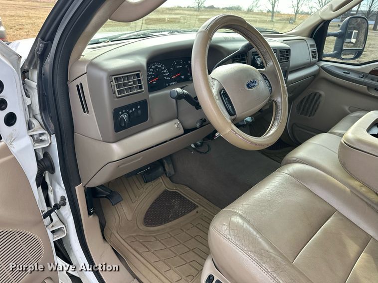 image for item EJ5331 2004 Ford F550 Crew Cab flatbed truck