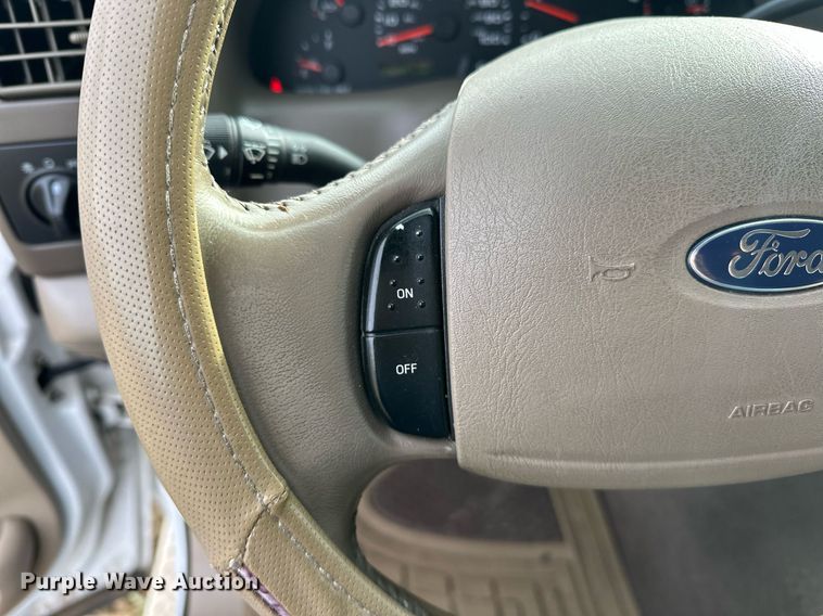 image for item EJ5331 2004 Ford F550 Crew Cab flatbed truck