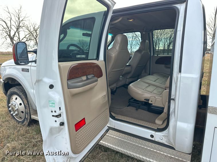 image for item EJ5331 2004 Ford F550 Crew Cab flatbed truck