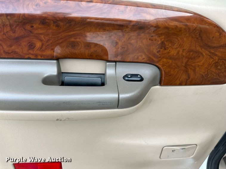 image for item EJ5331 2004 Ford F550 Crew Cab flatbed truck