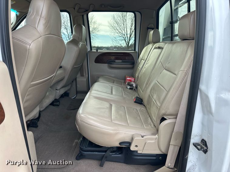 image for item EJ5331 2004 Ford F550 Crew Cab flatbed truck