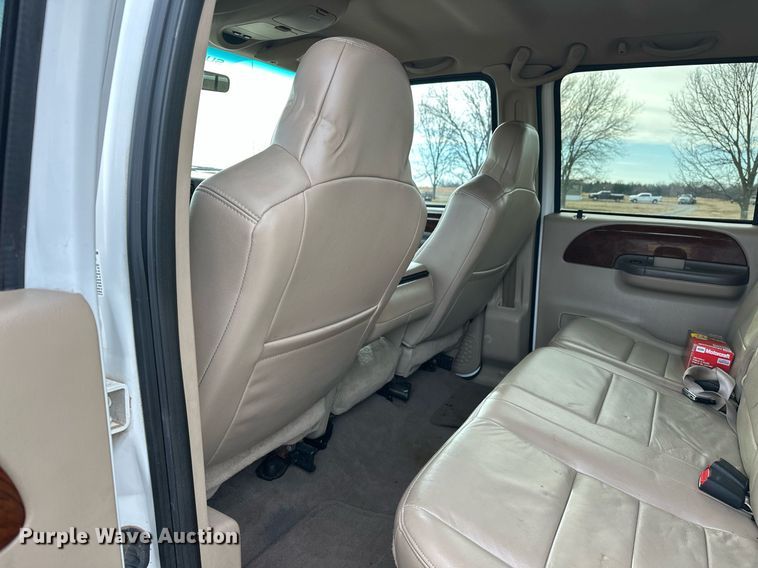 image for item EJ5331 2004 Ford F550 Crew Cab flatbed truck