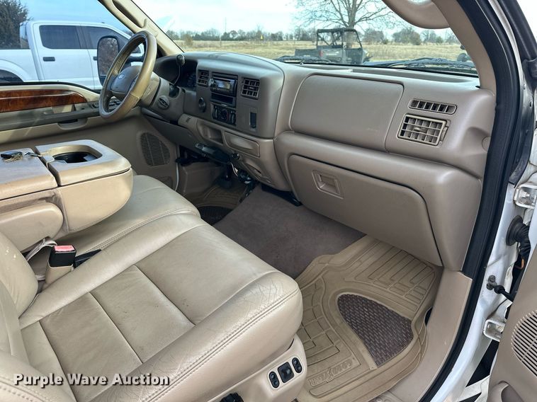 image for item EJ5331 2004 Ford F550 Crew Cab flatbed truck