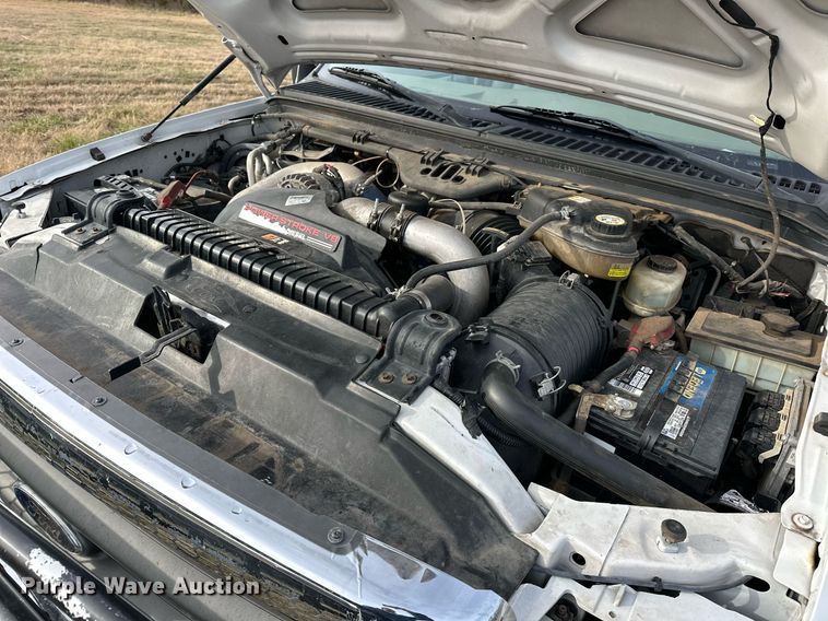 image for item EJ5331 2004 Ford F550 Crew Cab flatbed truck