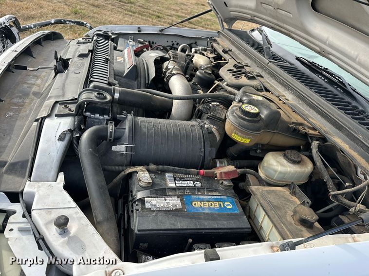 image for item EJ5331 2004 Ford F550 Crew Cab flatbed truck