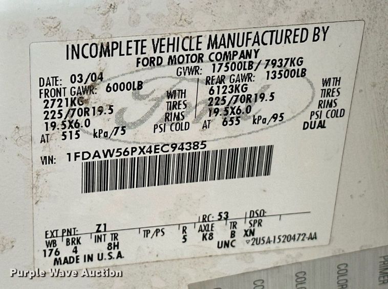 image for item EJ5331 2004 Ford F550 Crew Cab flatbed truck