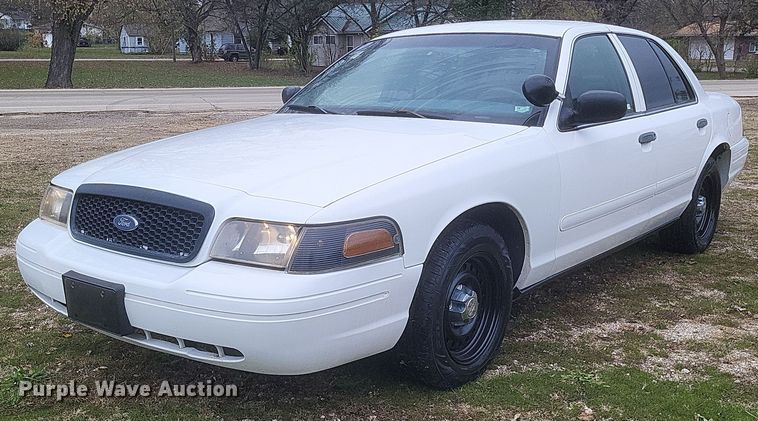 image for item EJ8105 2002 Ford Crown Victoria Police Interceptor 