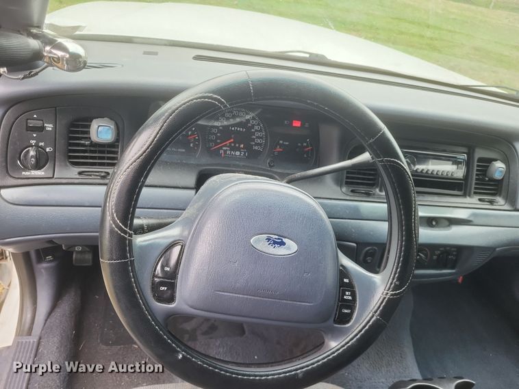 image for item EJ8105 2002 Ford Crown Victoria Police Interceptor 